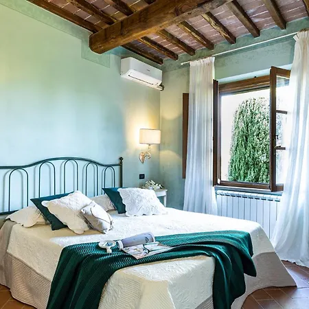 Villa Casale Teatro 10, Emma Lajatico