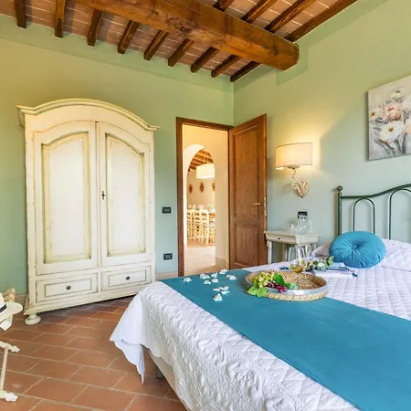 Casale Teatro 10, Emma ヴィラ